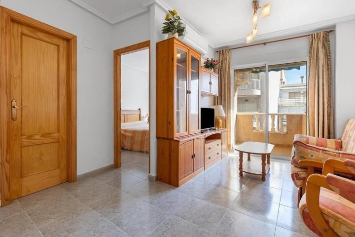 Apartamento en venta en Torrevieja, Centro photo 0