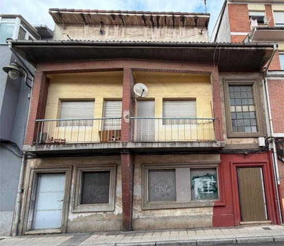 Casa en venta en Avilés, Avilés photo 0