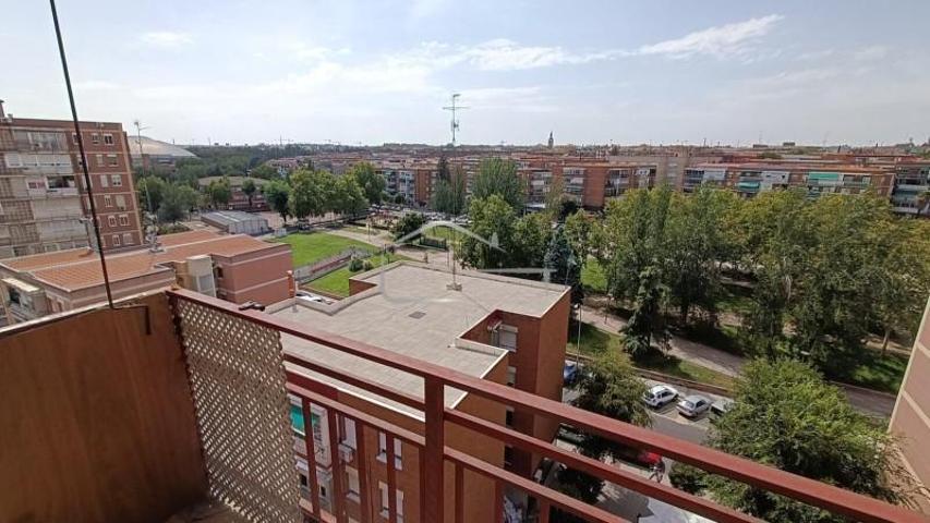 Piso en venta en Leganés, Zarzaquemada photo 0
