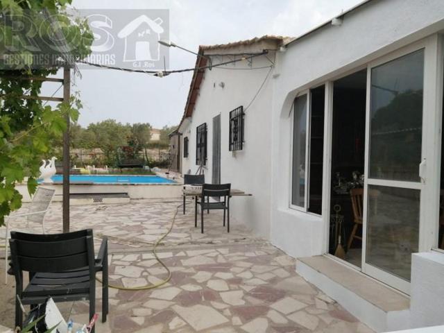 Chalet en venta en Sax photo 0