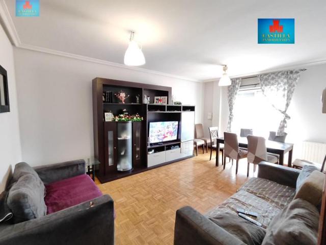 Piso en venta en Ávila, Sur photo 0