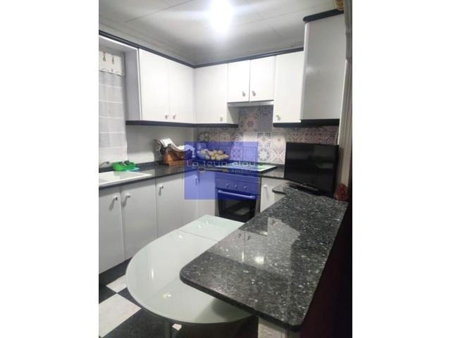 Piso en venta en Manises photo 0