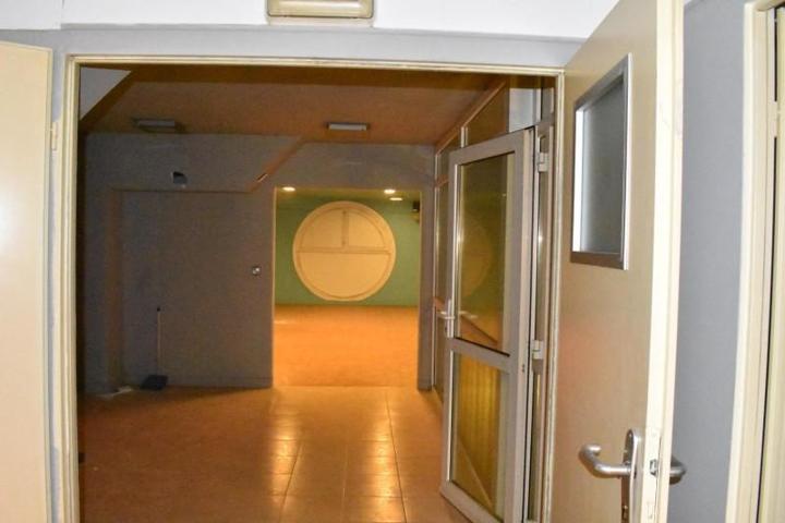 Local comercial en venta en Santander, Castilla - Hermida photo 0