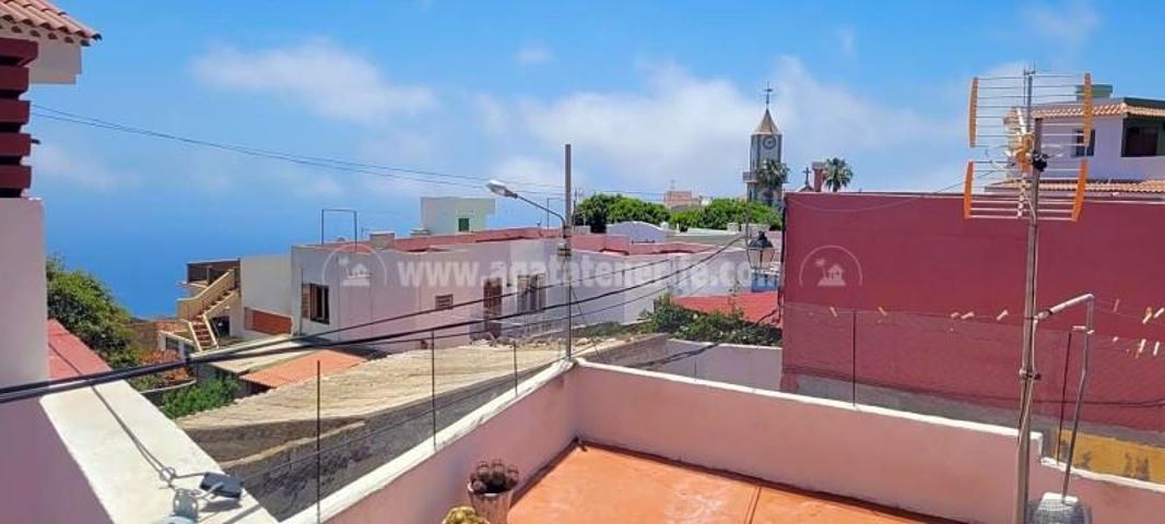 Casa con terreno en venta en Guía de Isora, Guía de Isora, Tenerife South photo 0