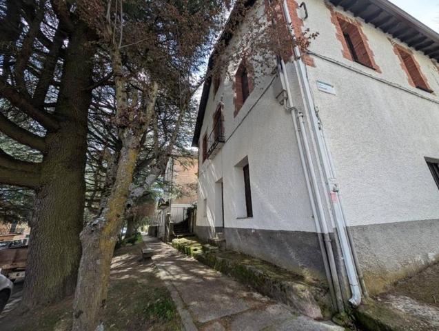 Adosada en venta en El Espinar photo 0