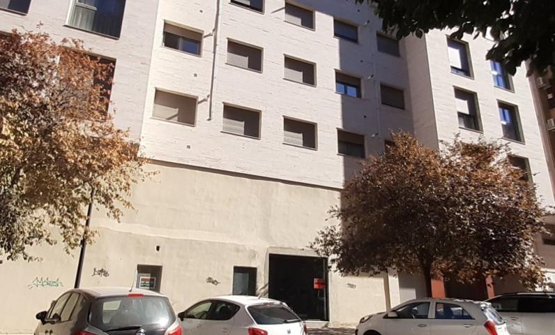 Local comercial en venta en Almansa, Centro photo 0