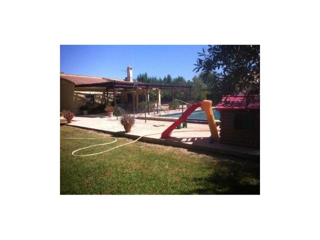 Chalet en venta en Carmona, Ventanal Bajo photo 0