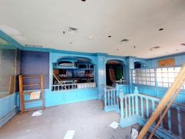 Local comercial en venta en Badajoz photo 0