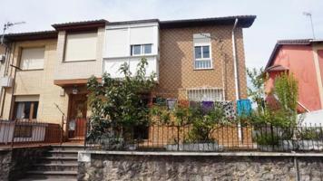 Adosada en venta en Torrelavega photo 0