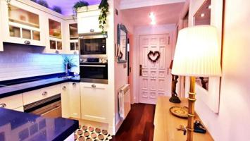 Piso en venta en Oleiros photo 0