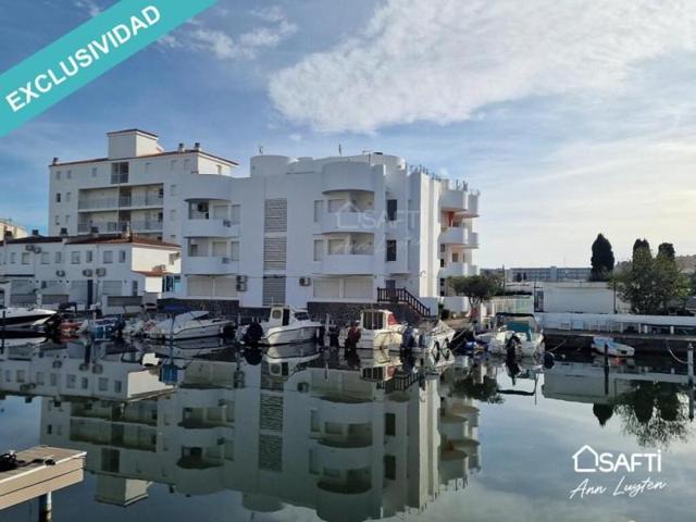 Piso en venta en Roses photo 0