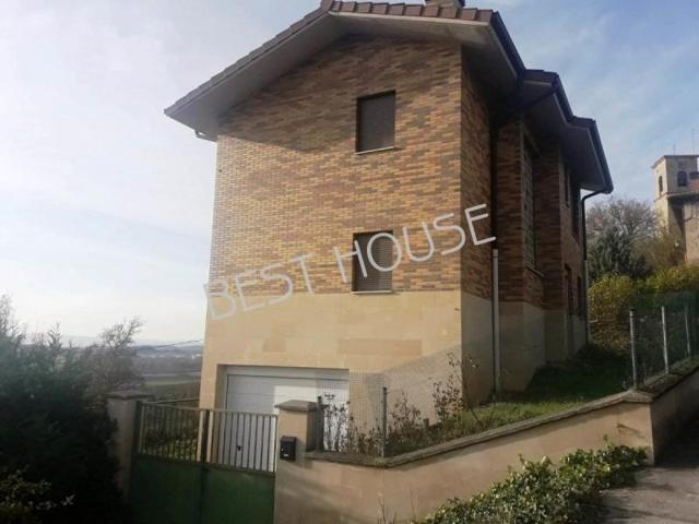 Chalet en venta en Barrundia, Maturana photo 0
