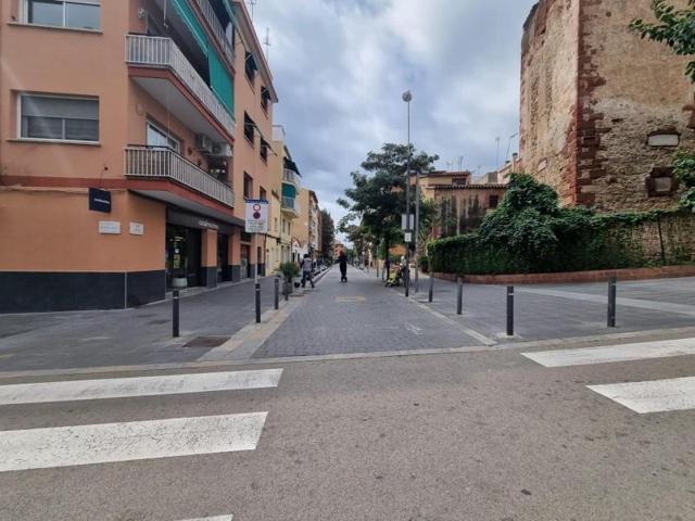 Local comercial en venta en Castelldefels, Centro photo 0