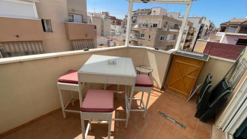 Apartamento en venta en Torrevieja, Playa de los locos photo 0