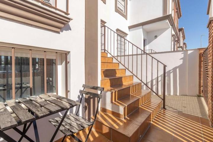 Adosada en venta en Alcalá del Río, Alcala Del Río photo 0