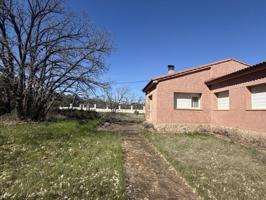 Chalet en venta en Fresno de Cantespino, Camino de la Fuente, 40516 photo 0