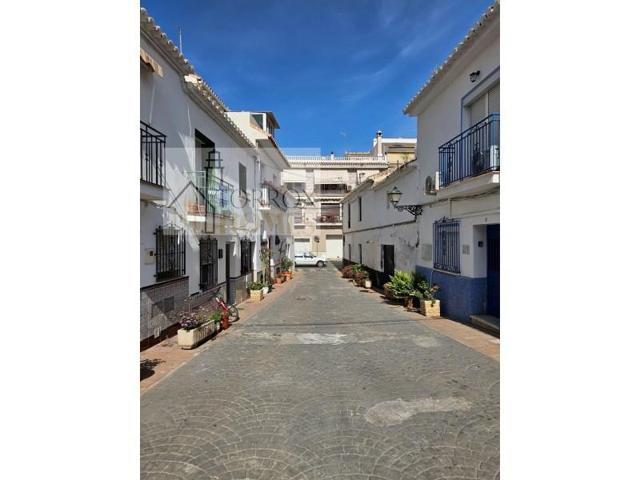 Casas de pueblo en venta en Torrox photo 0