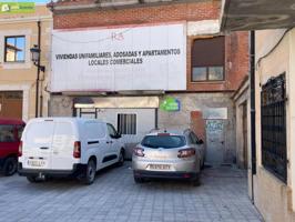 Edificio en venta en Fuentelcésped, Castilla y leon photo 0