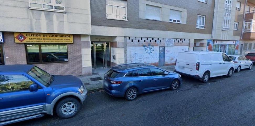 Local comercial en venta en León, Palomera photo 0