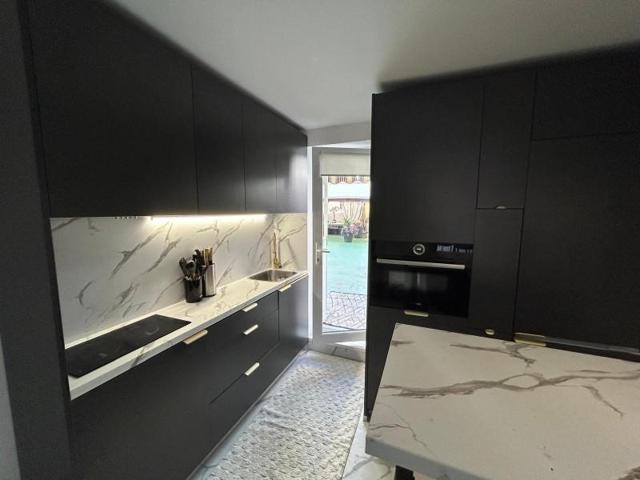 Apartamento en venta en Torrevieja, Playa de los Locos photo 0