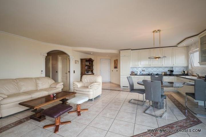 Apartamento en venta en Empuriabrava, Sec.san maurici photo 0