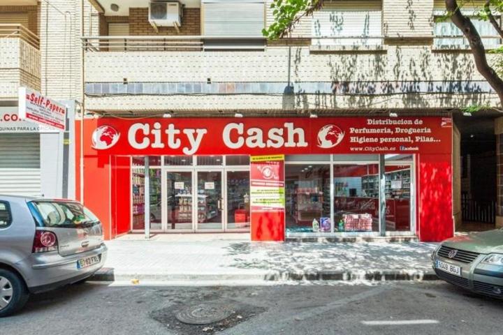 Local comercial en venta en Valencia, Torrefiel photo 0