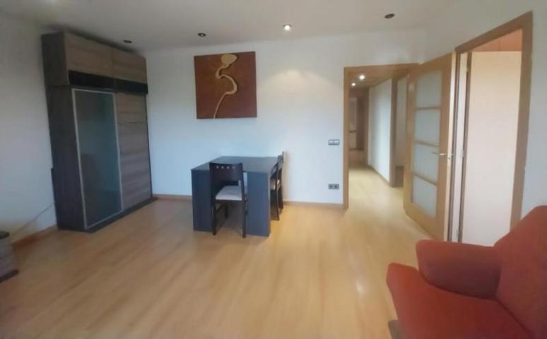 Piso en venta en Martorell photo 0