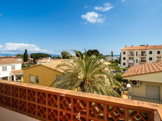 Apartamento en venta en L'Escala, Poble photo 0