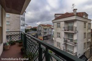 Piso en venta en O Grove, Centro photo 0
