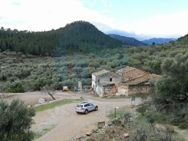 Casa con terreno en venta en Alfara de Carles photo 0