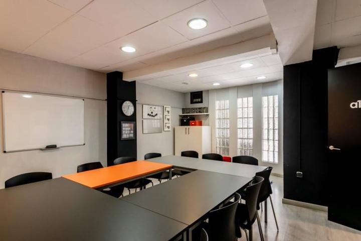 Local comercial en venta en L'Hospitalet de Llobregat, Pubilla cases photo 0