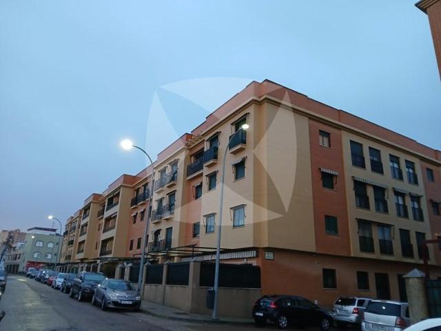 Piso en venta en Badajoz photo 0