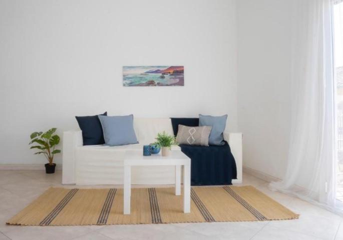 Piso en venta en Castilleja de la Cuesta, Andalucia photo 0