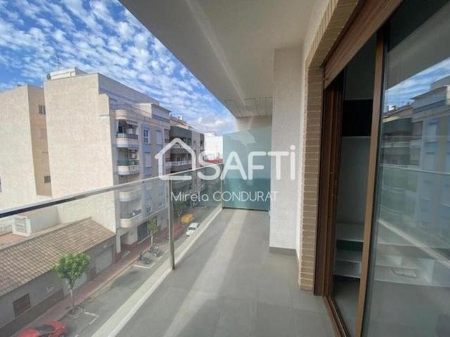 Piso en venta en Torrevieja photo 0