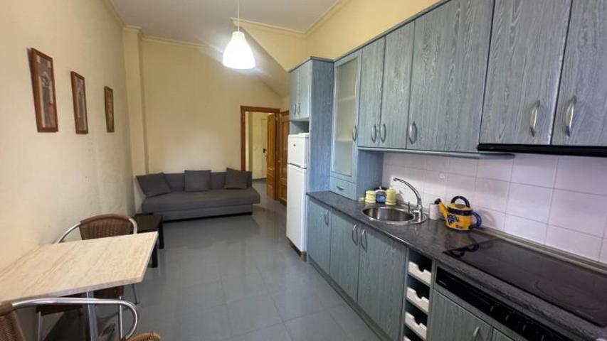 Apartamento en venta en Torremolinos, El Bajondillo photo 0