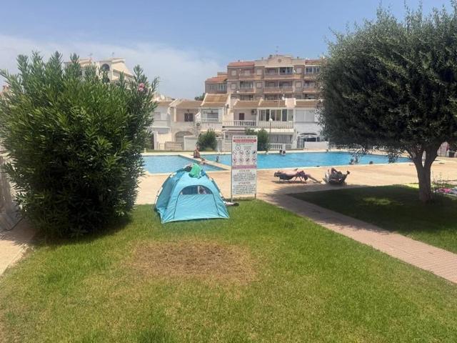 Bungalow en venta en Torrevieja, Centro photo 0