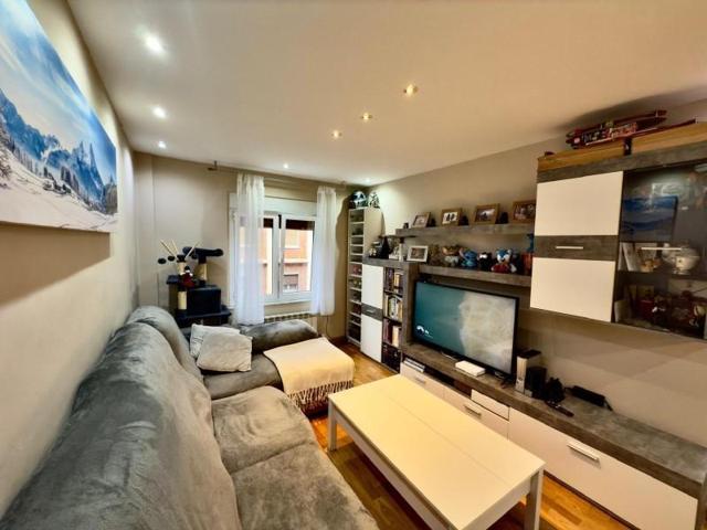 Piso en venta en Oviedo, Oviedo photo 0