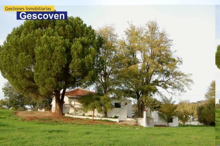 Chalet en venta en Valencia de Alcántara, Valencia de Alcántara photo 0