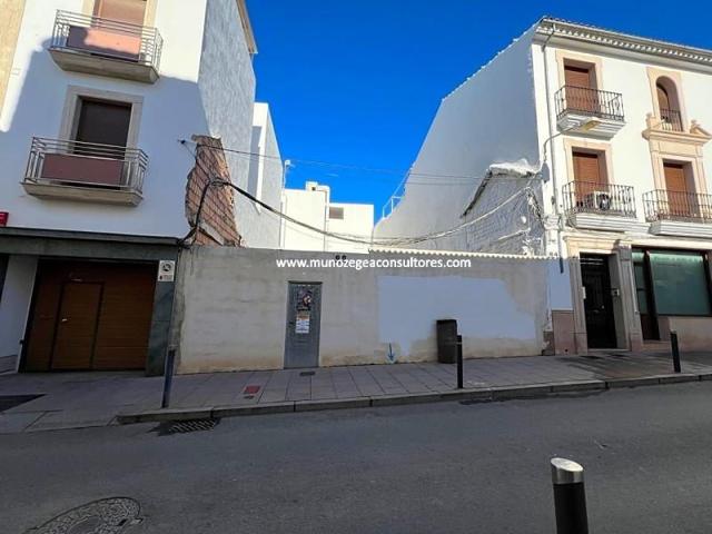 Terreno en venta en Lucena, Calle Alhama, 14900 photo 0