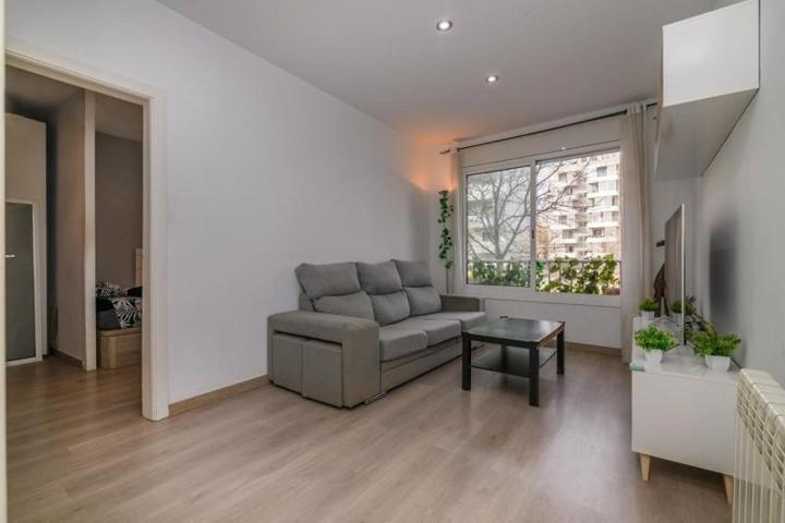 Entresuelo en venta en Cornellà de Llobregat, Sant Ildefons photo 0