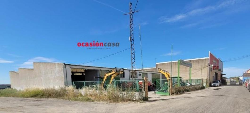 Nave industrial en venta en Pozoblanco, Centro photo 0