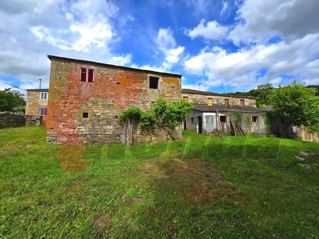 Casa con terreno en venta en Sarria, Outeiro photo 0