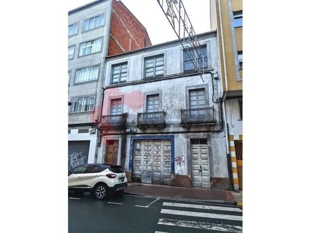 Edificio en venta en Lugo photo 0