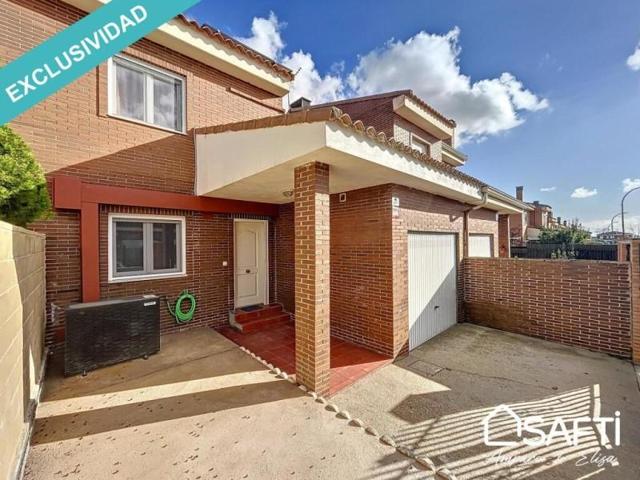 Adosada en venta en Barcience photo 0