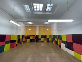 Local comercial en venta en Valencia, El Botànic photo 0