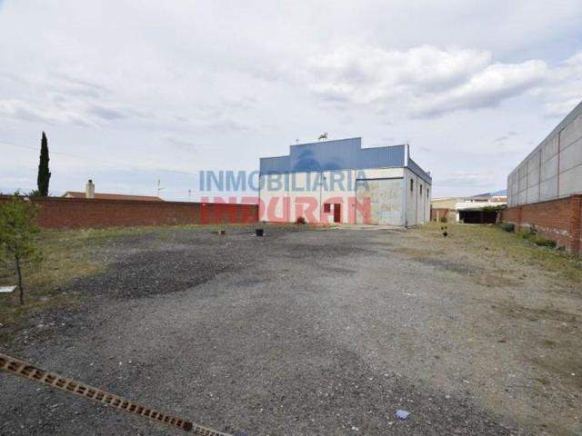 Nave industrial en venta en Navalmoral de la Mata photo 0
