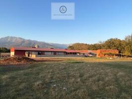 Chalet en venta en Candeleda photo 0