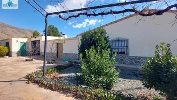 Casas de pueblo en venta en Tobarra, SIERRA photo 0