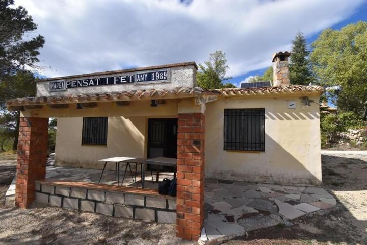 Casa con terreno en venta en Confrides, Confrides - Benimantell - Guadalest photo 0