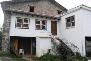 Casa con terreno en venta en Ramales de la Victoria, Centro photo 0